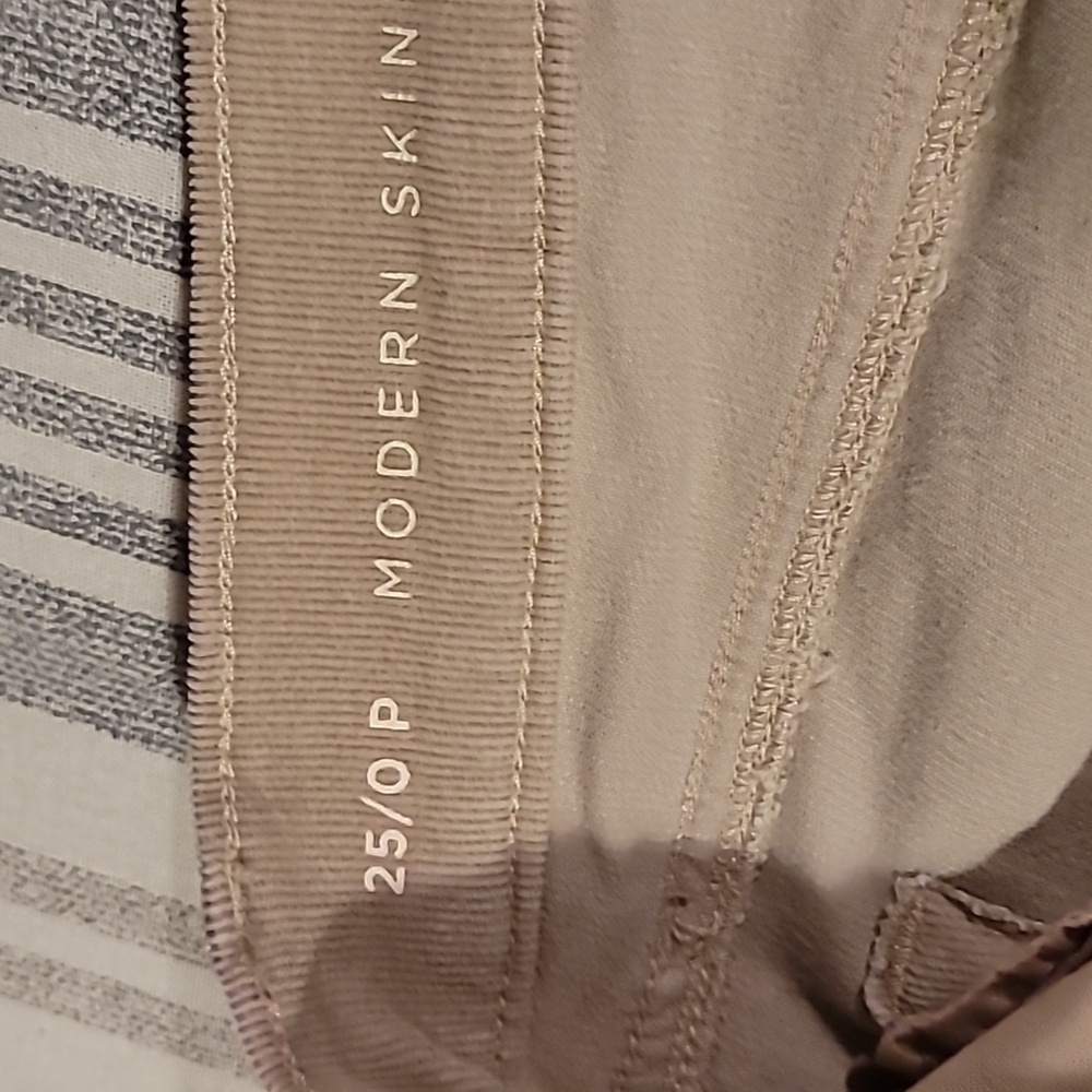 Loft Petties Corduroy Modern Skinny Pants Size 25/0P - Picture 6 of 8